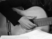 guitar-woman-1435839