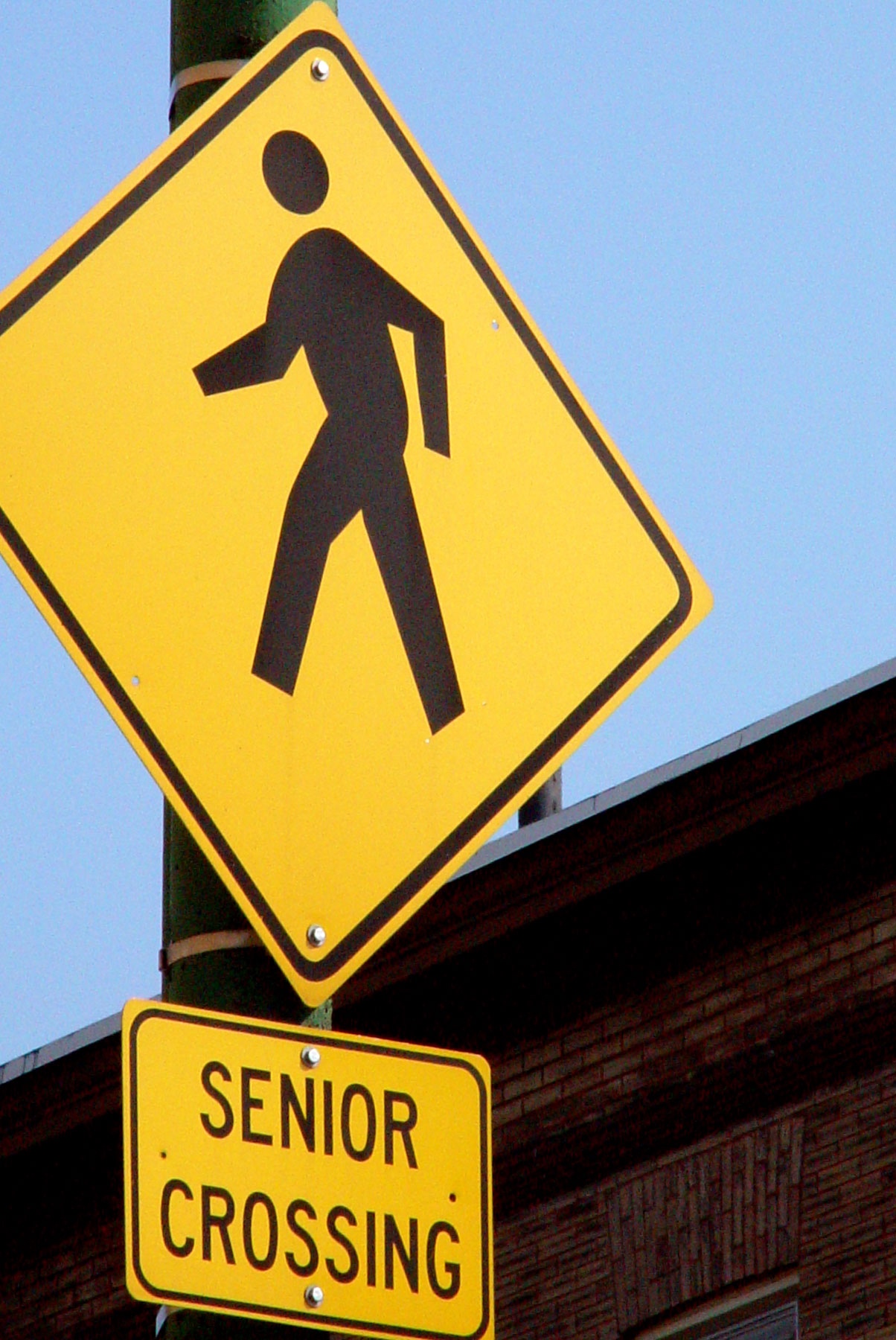 senior-crossing-1253800