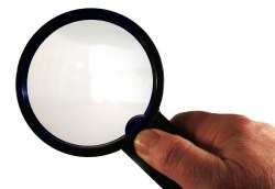 magnifying-glass-106803_1920_geralt